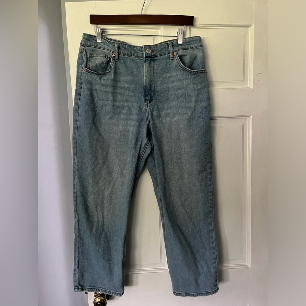 Straight/wide leg jeans